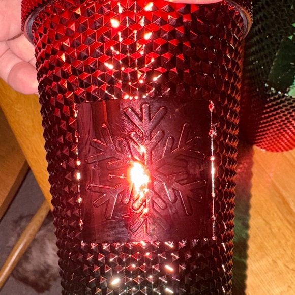 Holiday Style Red and Green Holiday Tumblers 23.5 oz - Picture 4 of 4